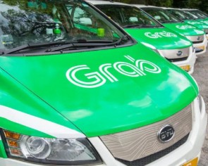 Caught red-handed: Man finds Grab driver eating at coffeeshop after long wait for ride