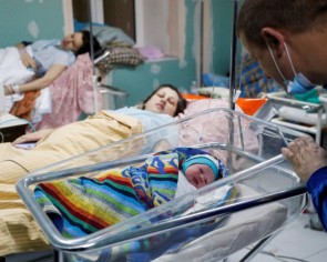 Kyiv maternity hospital carries on under siege