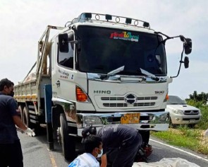 Singaporean man, 29, dies after motorcycle collides with truck in Phuket