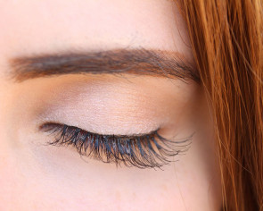 How to keep any mascara from looking clumpy on your eyelashes