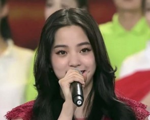 Taiwan pop stars Ouyang Nana and Angela Chang defy fine risk to appear in mainland China National Day show