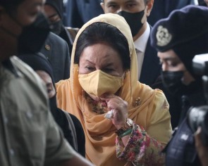 Malaysia&#039;s former first lady Rosmah sentenced to 10 years in jail for graft