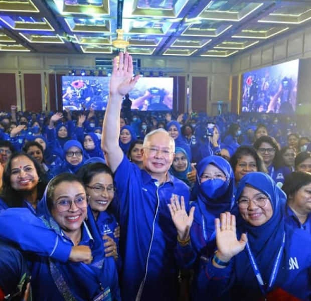 Malaysia&#039;s Najib &#039;bitterly disappointed&#039; after court rejects retrial bid