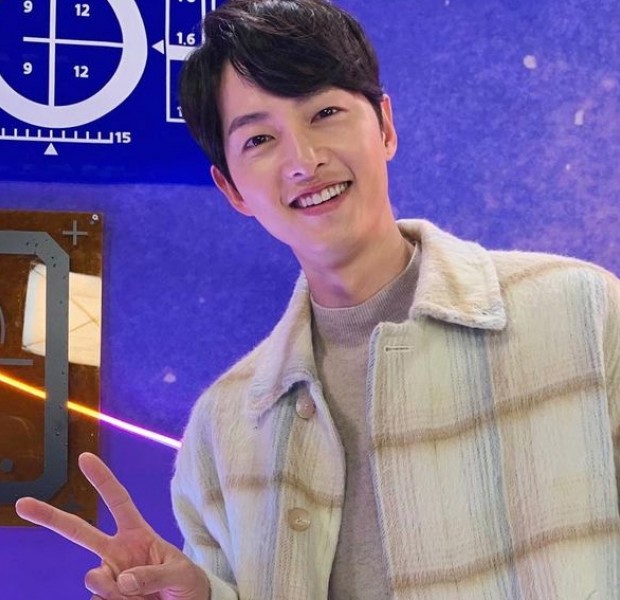 Song Joong-ki joins Instagram on Valentine&#039;s Day, gets over 680k followers in 2 days