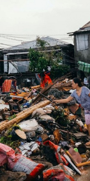 Food running out, Philippine typhoon survivors warn