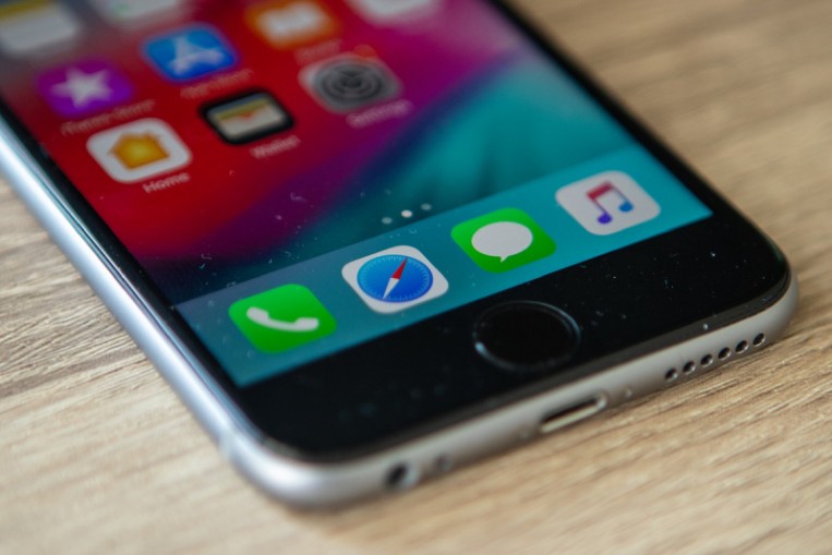 Apple rumoured to use an optical in-display fingerprint sensor on the