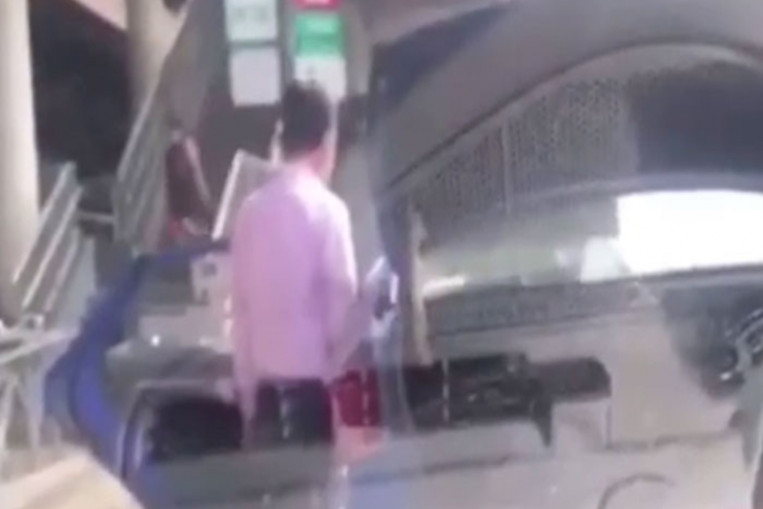 ComfortDelGro Gives Cabby Severe Warning After He Was Caught Peeing
