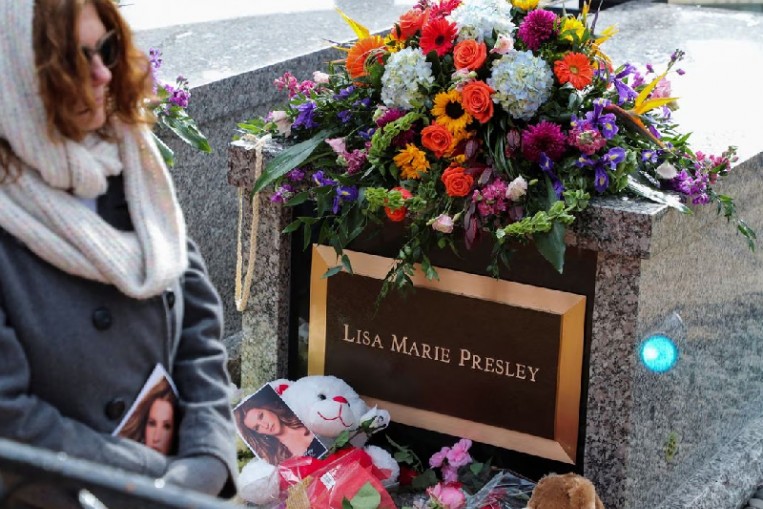 Lisa Marie Presley mourned in memorial service at Graceland ...