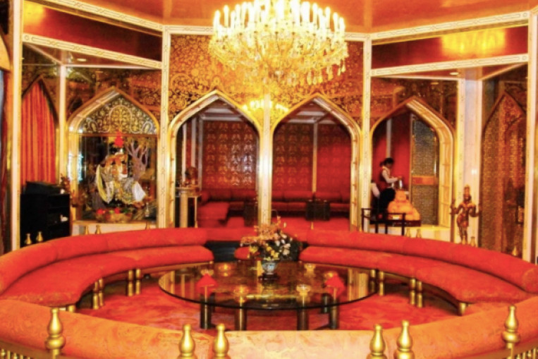 A look inside the famous mansion of one of Hong Kong's wealthiest ...
