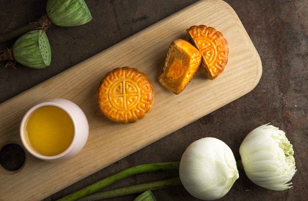 7 mooncakes worth your calories (and their early bird discounts)