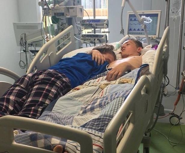 Photo of girl giving boyfriend last hug before his life support is turned off will break your heart