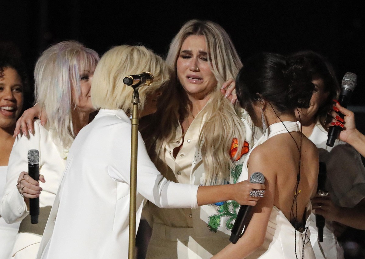 Kesha accuses producer Dr Luke of raping Katy Perry