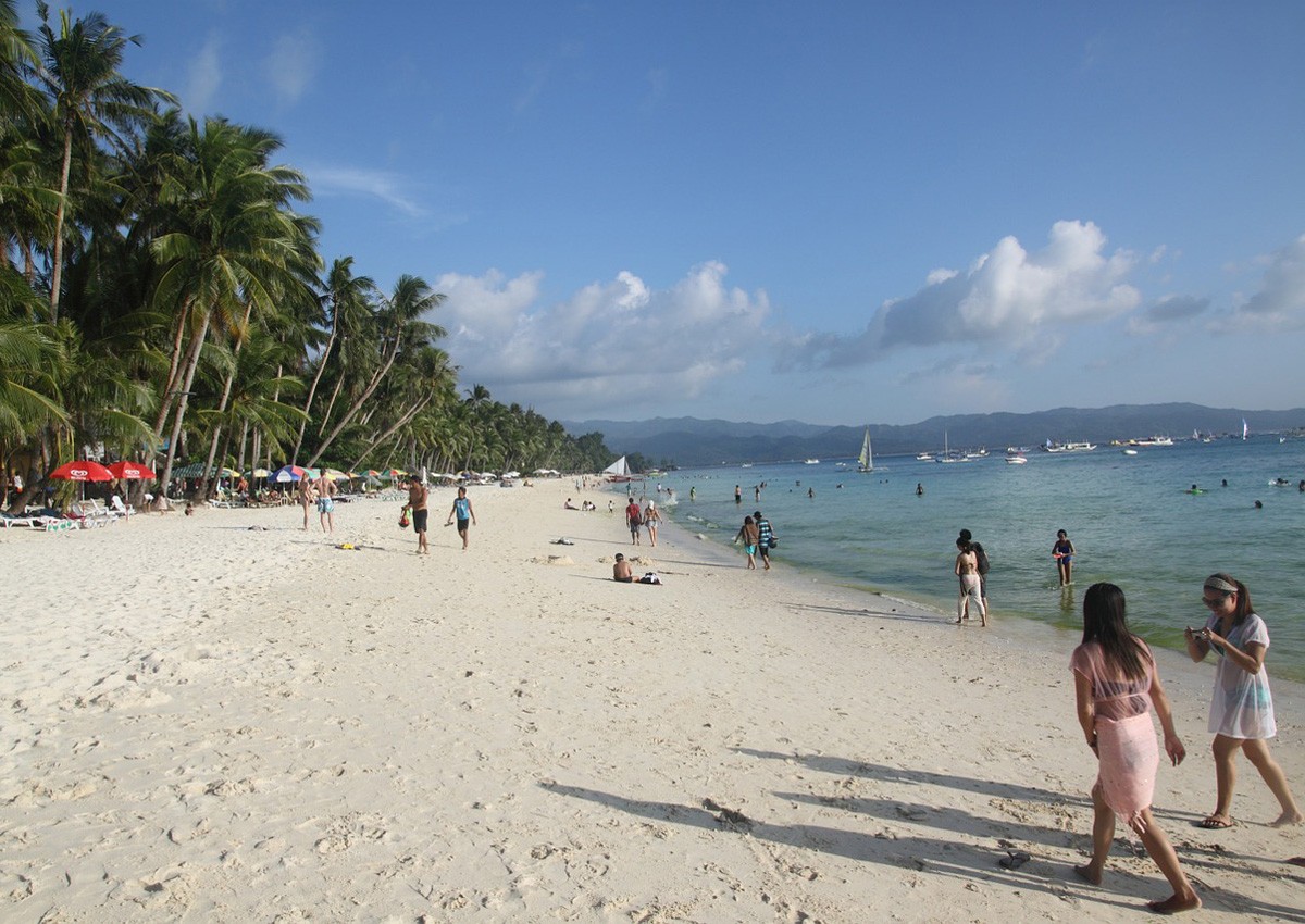 Philippines to close Boracay resort to tourists for 6 months