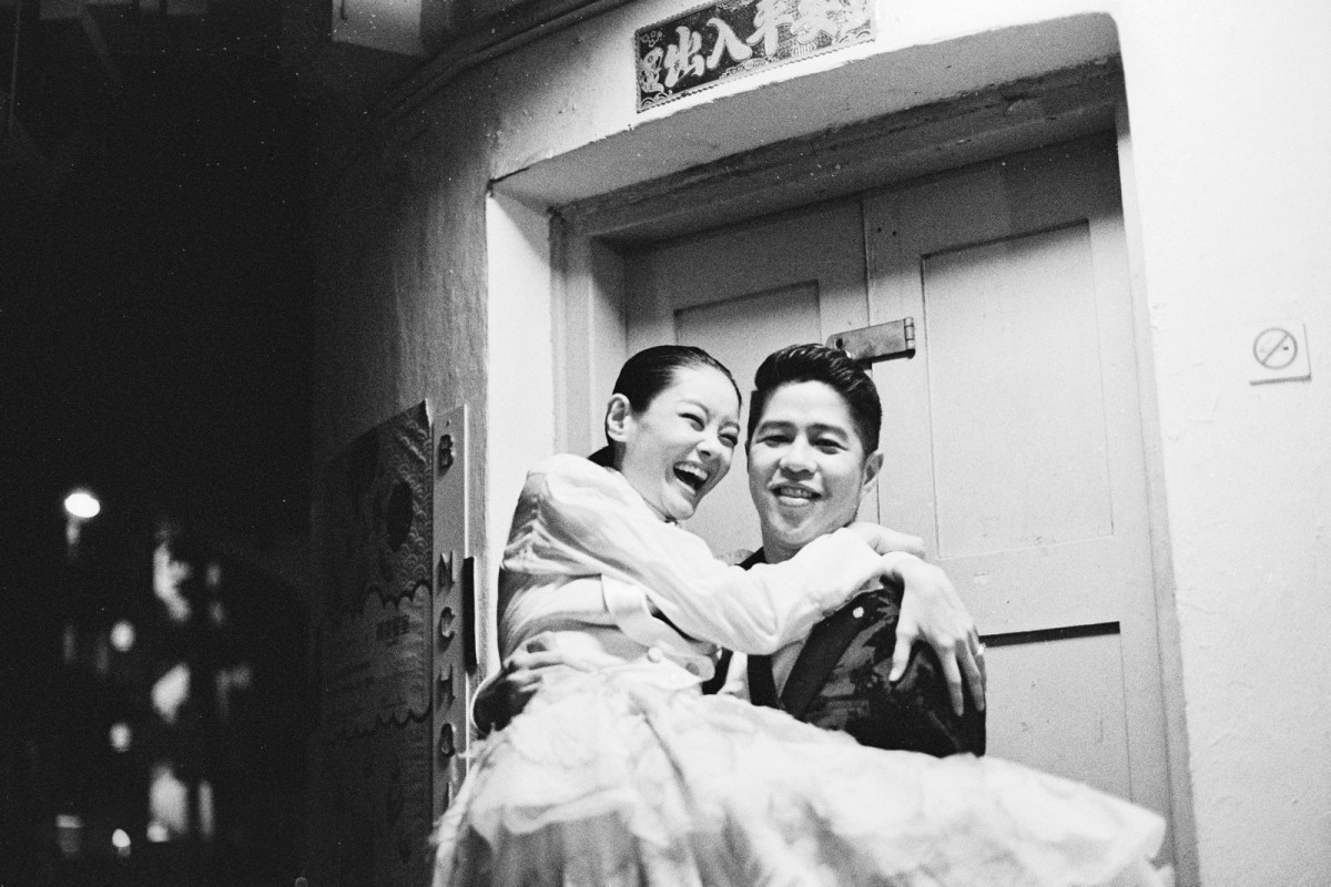 Actress-model Sheila Sim tied the knot with her fiance Deon Woo in an intimate celebration on Sunday (Jan 28).