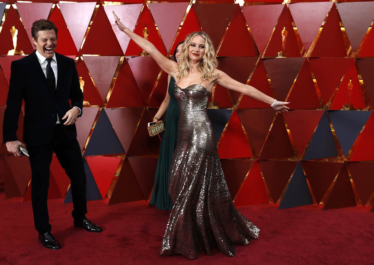 Jennifer Lawrence posing on the red carpet at the 90th Academy Awards on March 5, 2018,