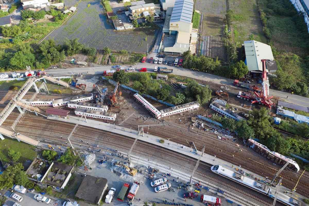 Taiwan investigates train crash that killed 18