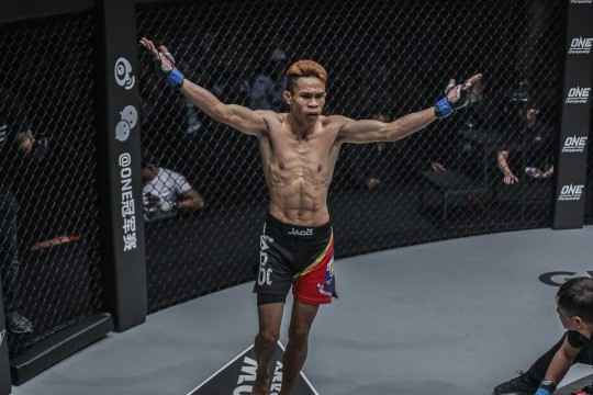 Jeremy Miado becomes first man to knock out Dejdamrong in the cage