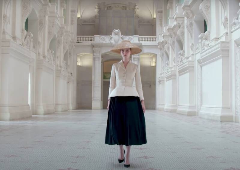 How to enjoy fashion at home without spending money