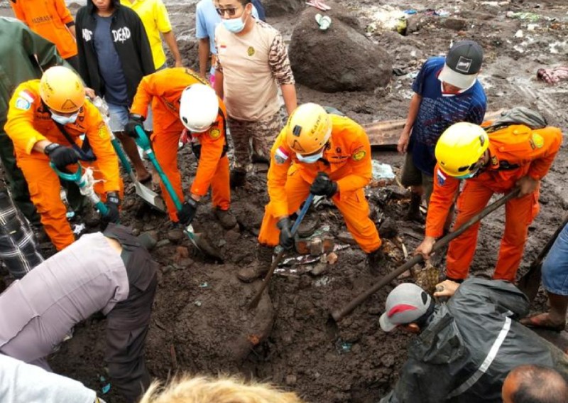 Rescuers hunt for survivors after cyclone wreaks havoc in Indonesia