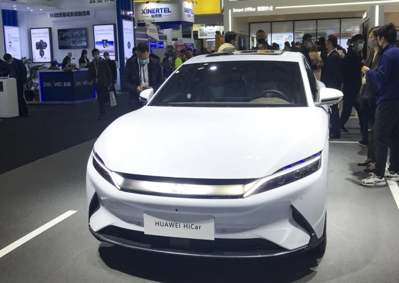 Huawei wants to pump $1.3b into smart cars as it diversifies into new industries