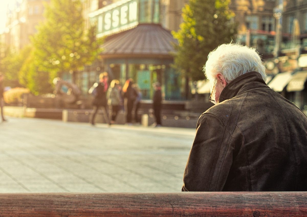 Senior citizens without kids: 5 things to do to plan for old age