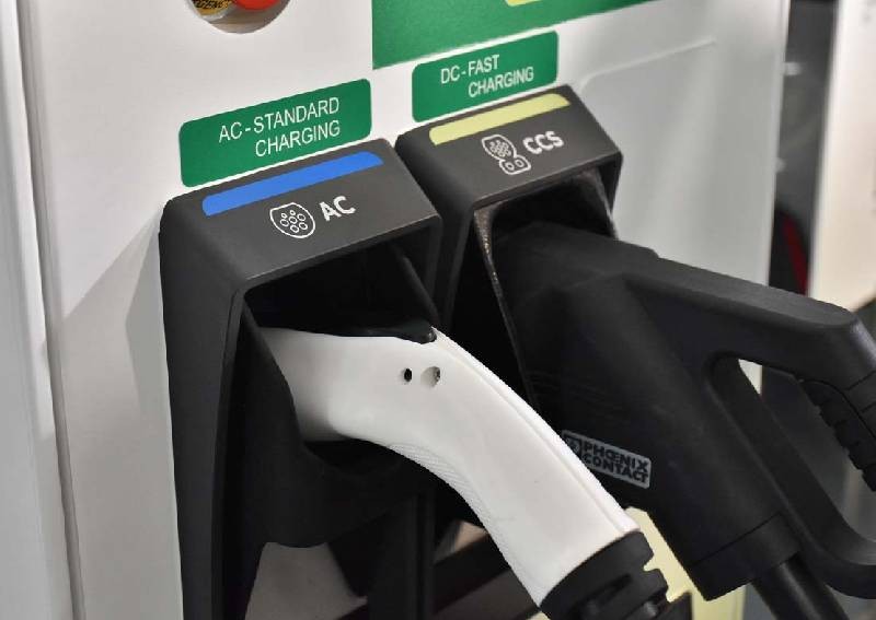 Singapore-Malaysia cross-border EV charging network launched
