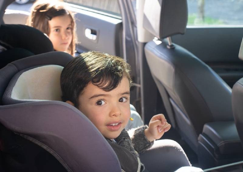 8 reasons why your baby fusses when you strap them in the car seat