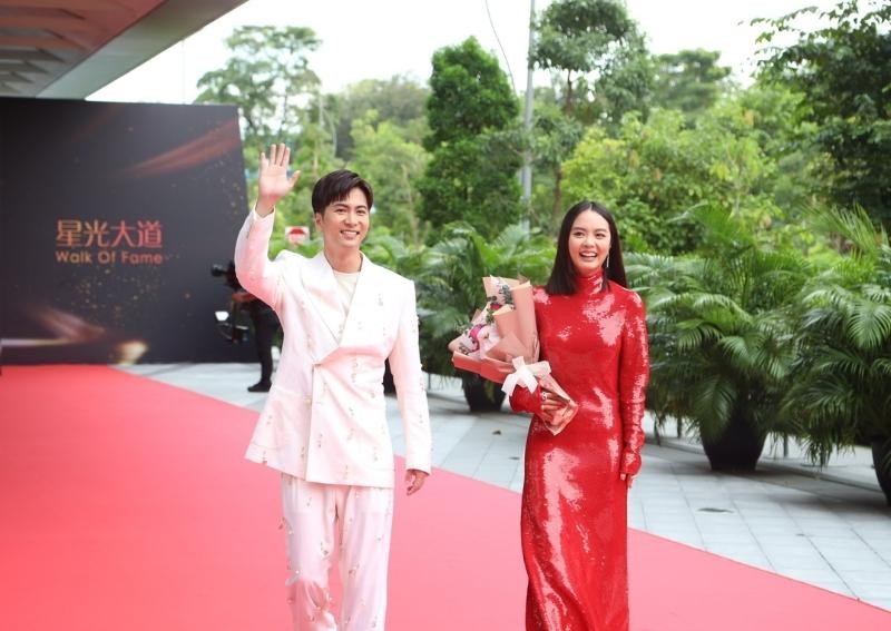 Star Awards 2022: Favourite CP winner Xu Bin offers to host 100-fan gathering if he and Chantalle Ng win Best Actor and Best Actress