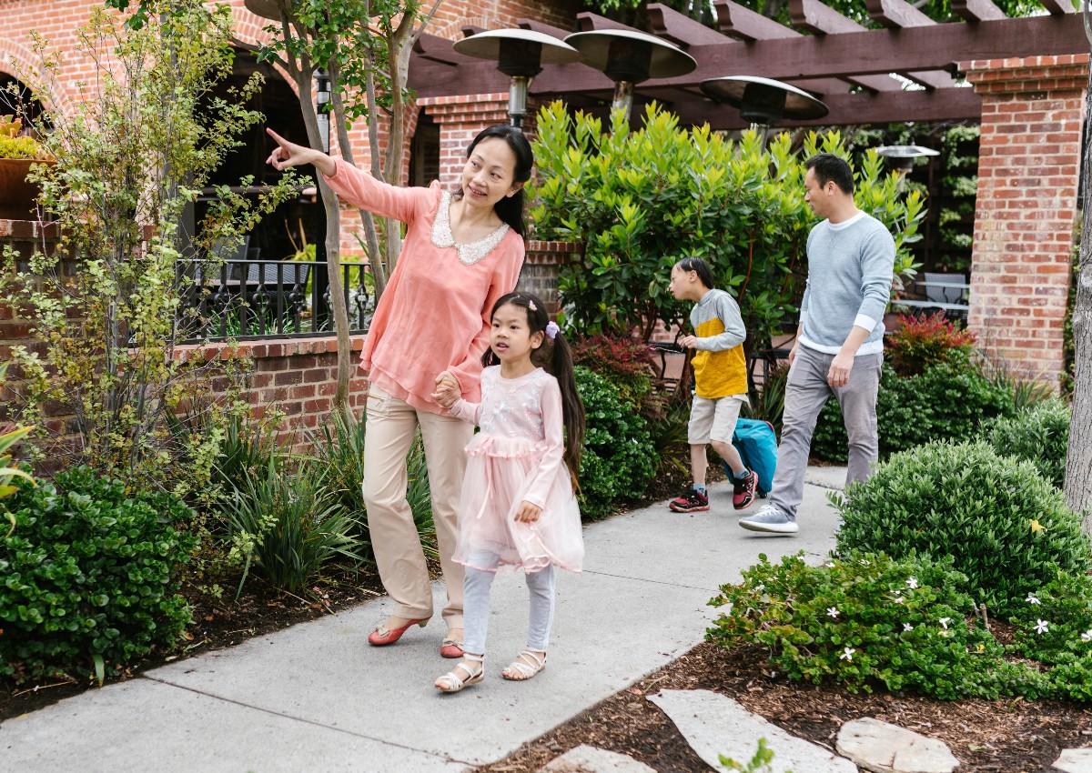 Travelling with kids? Here are 8 things you need to pack according to paediatricians