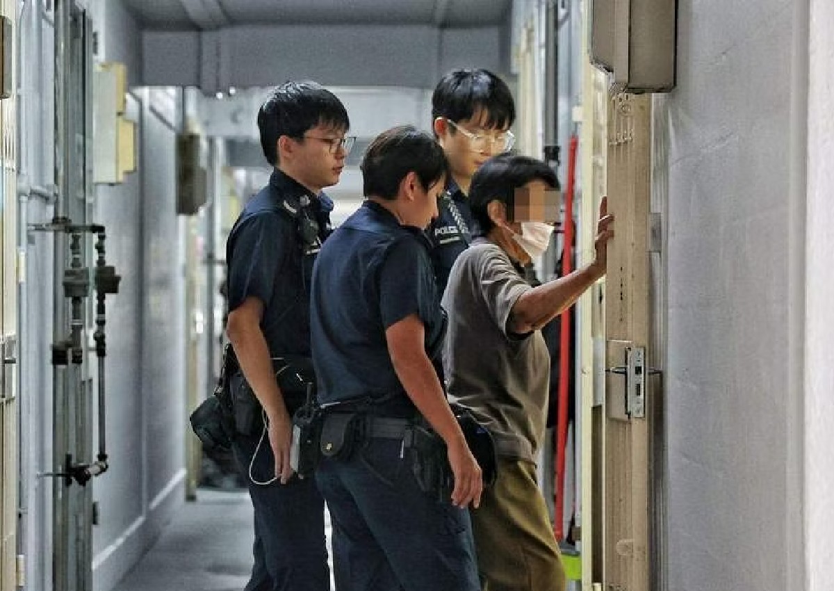 Elderly woman wakes up from nap to find son dead in Chinatown flat