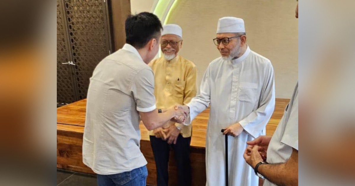 'I am deeply remorseful': Calvin Cheng meets with Muslim elders, apologises for statement related to Gaza