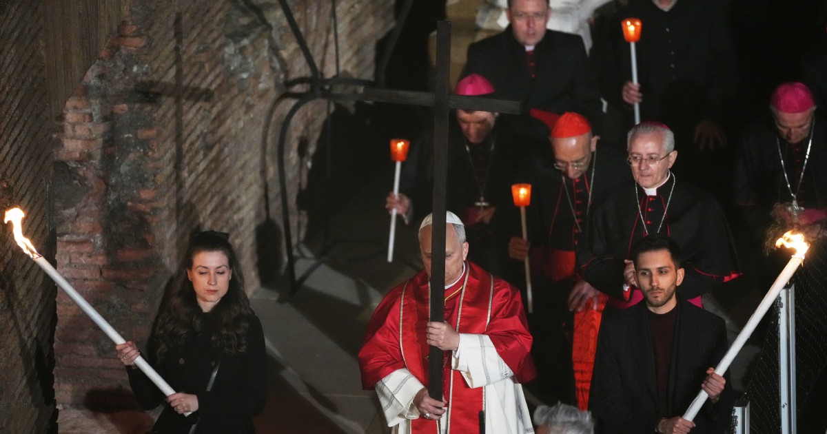 Pope Leo XIV carries cross for full Good Friday procession, the first pontiff to do so in decades