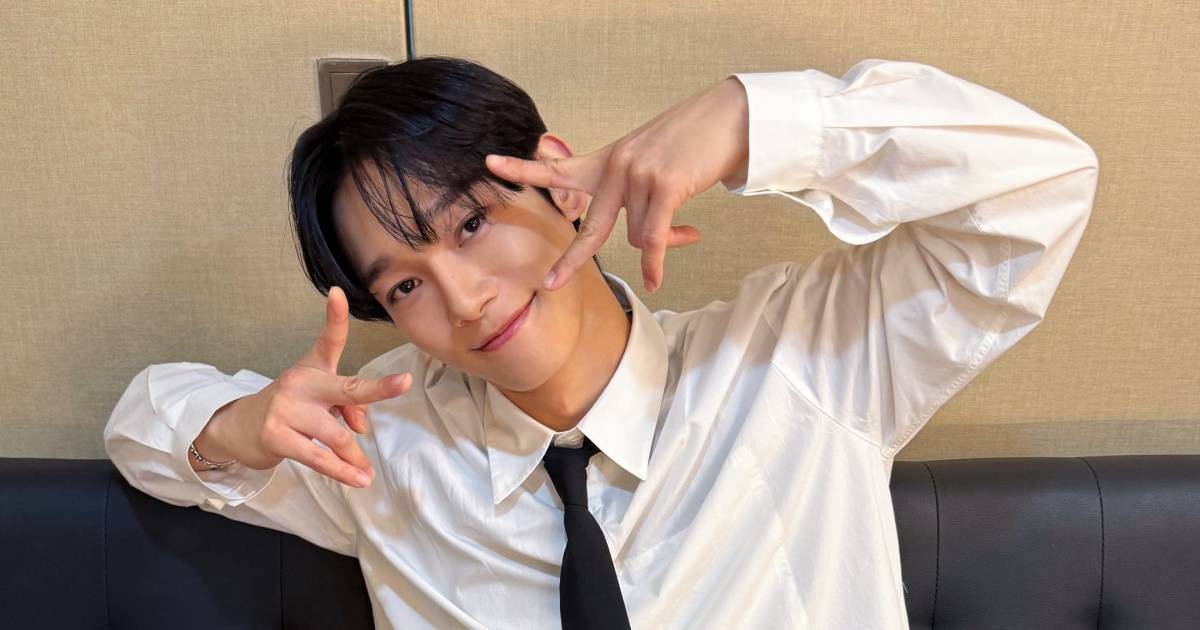 Chen goes 'camping' with fans, ends Arcadia concert tour in Singapore  
