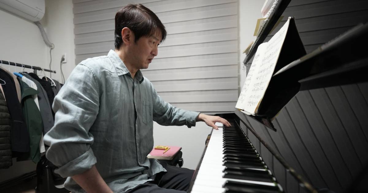 After a paralysing stroke, a South Korean pianist recreates himself as a one-handed performer