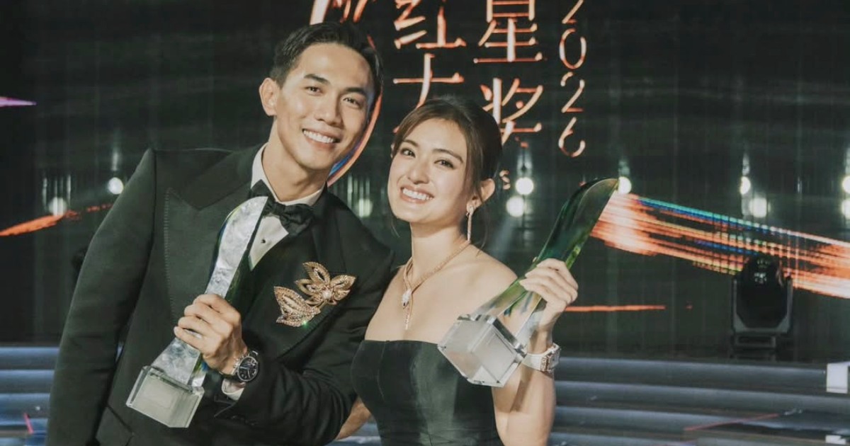 'Slow burner' Nick Teo celebrates 1st Star Awards win with wife Hong Ling who 'cried more than him'