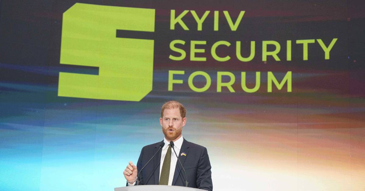 US still delivering weapons to Ukraine, Zelenskyy says, as Prince Harry visits Kyiv