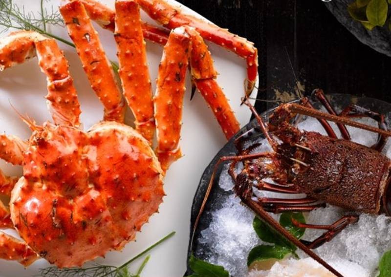 50% off live Alaskan crab and Australian lobster at Jumbo Seafood