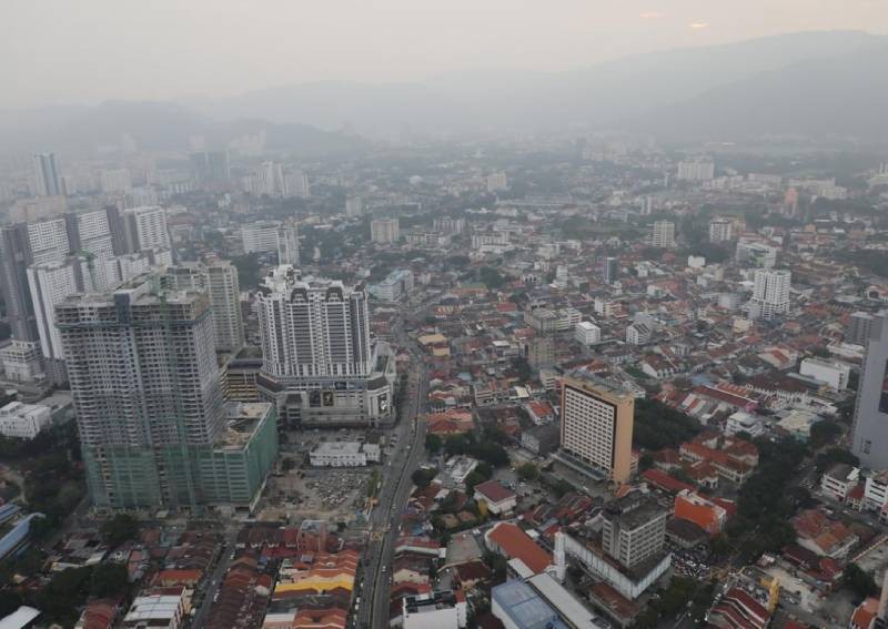 Malaysia's Penang halts medical tourists after arrivals from Indonesia