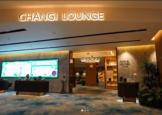 $20 for 4 hours at Jewel's Changi Lounge with free parking, snacks and drinks so you can work or just chill