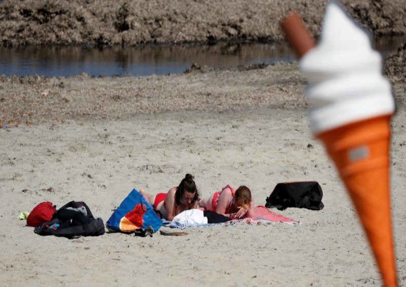 4 beats 5 as pandemic prompts shorter working week trials