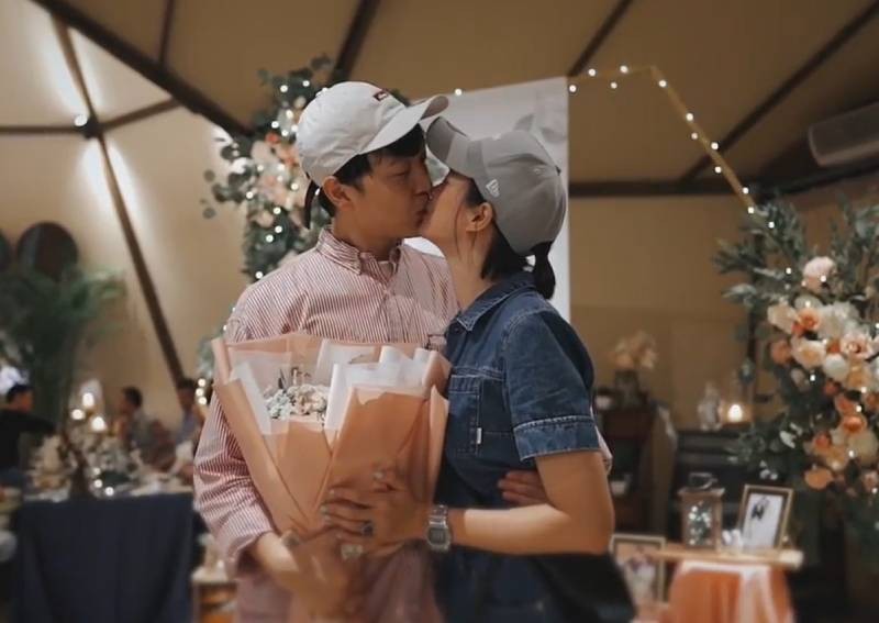 Engaged: Jeffrey Xu plans beautiful marriage proposal but Felicia Chin nearly misses it