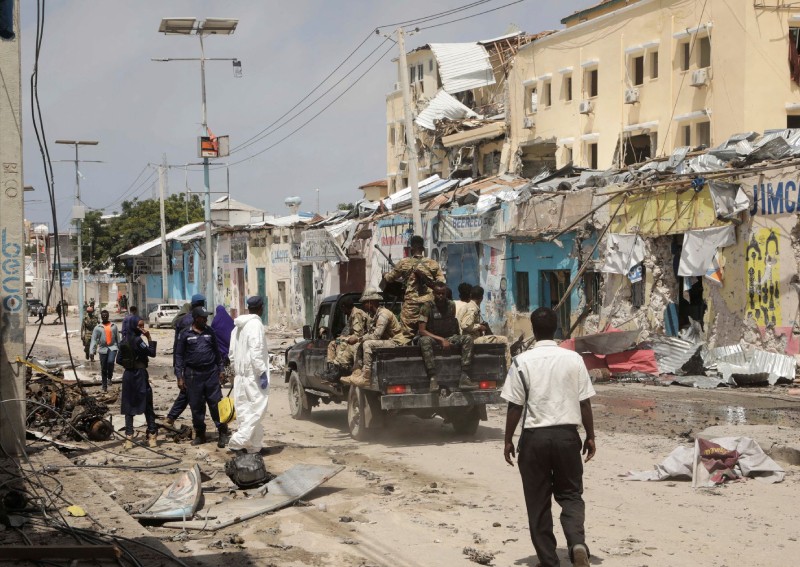 At least 21 killed in Somalia hotel siege, many hostages freed