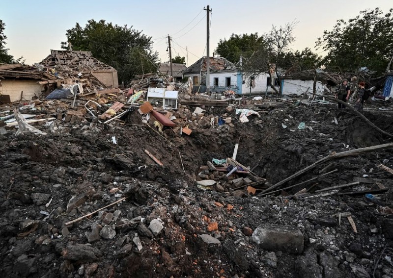 Russian rockets hit Ukrainian town on independence day, 22 killed