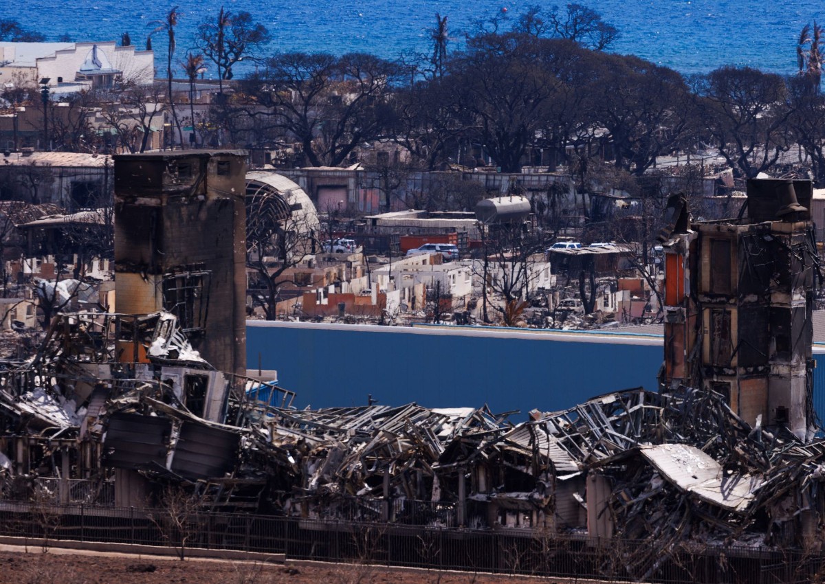 Prayers, terror and a race to escape as wildfire bore down on Hawaiian town