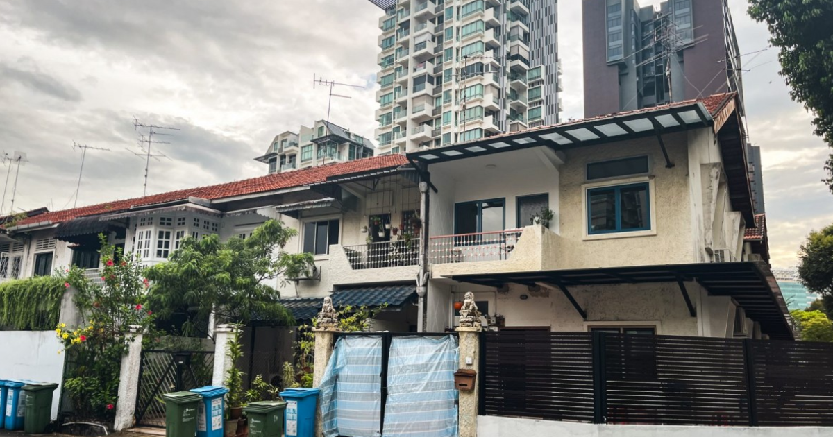 Touring a tiny quiet freehold landed enclave hidden in Newton (last sold at $3.73m)