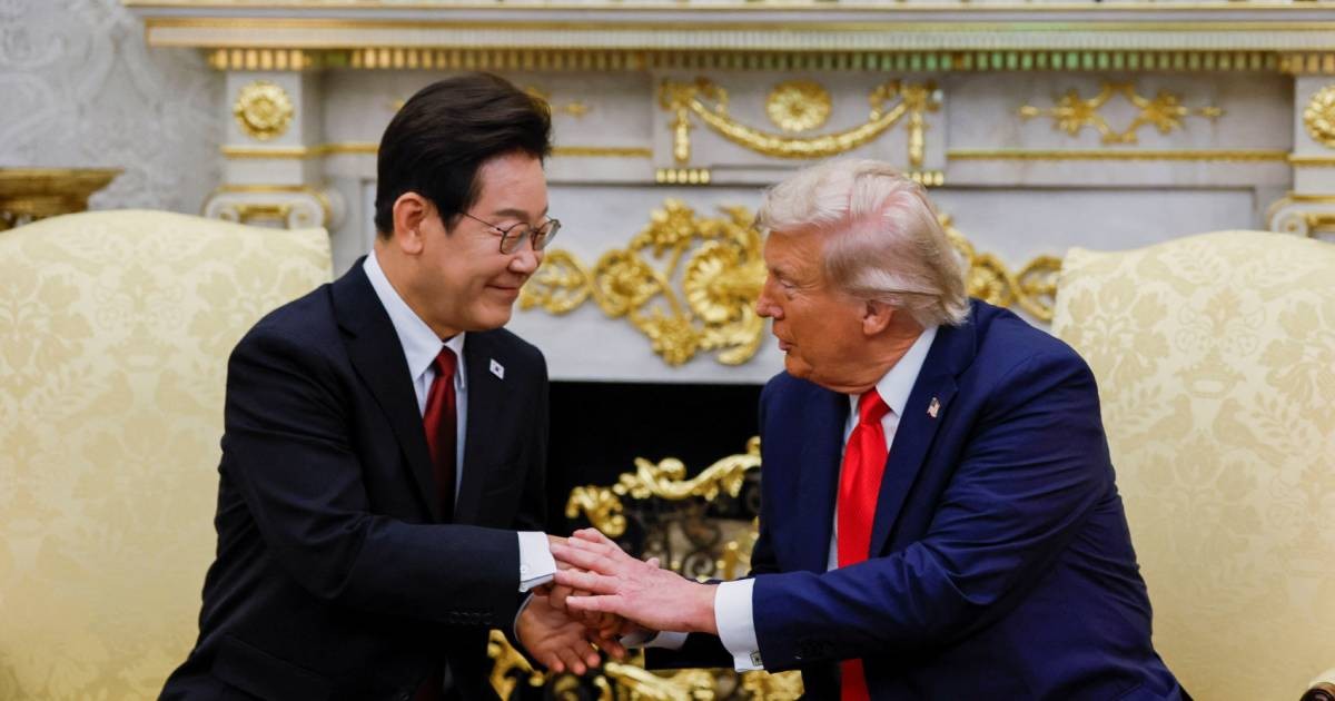 South Korea's Lee dodges 'Zelenskiy moment' at high-stakes Trump summit