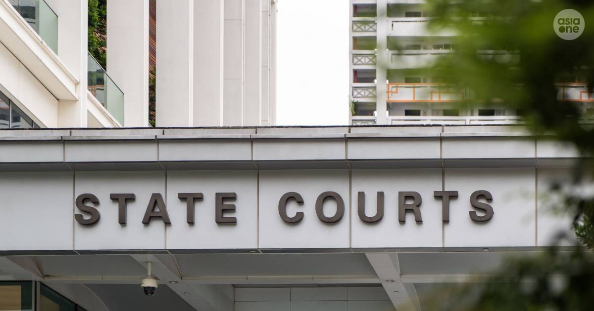 Yishun jewellery store employee swopped gold pieces with copies from Taobao, gets over 2 years' jail