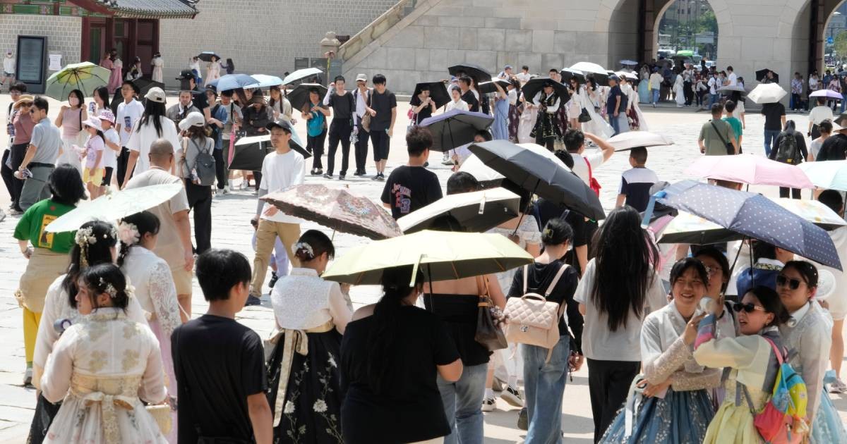 South Korea heatwave declared national disaster as drones warn elderly farmers; deaths rise to 21, Yangsan hits 42.5°C