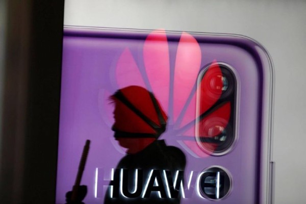 White House, Trudeau seek to distance themselves from Huawei move
