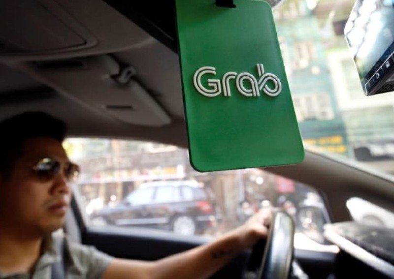 Ex-Grab driver fined for using passenger's phone to give himself five stars